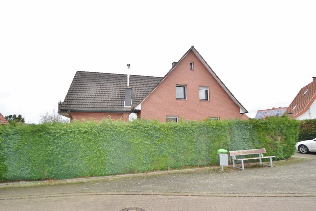 Wallenhorst Großzügiges Ein/Zweifamilienhaus in guter